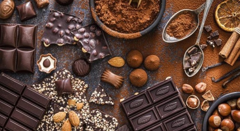 La Mitad del Mundo y Experiencia de Chocolate Operado por Cesar Echezuria Fernandez