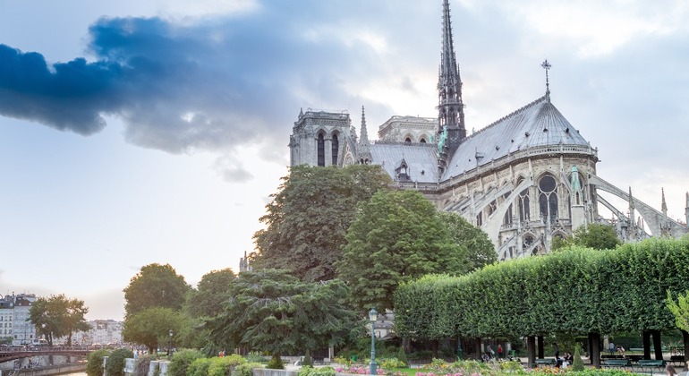Paseo por Notre Dame y el casco histórico de París Francia — #2