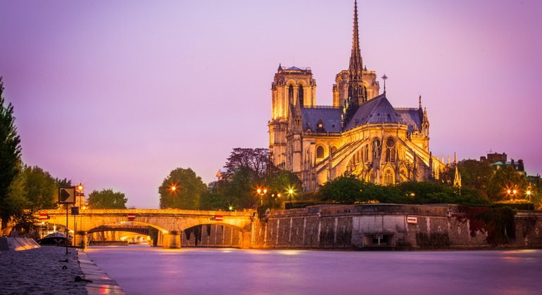 Paseo por Notre Dame y el casco histórico de París Francia — #8