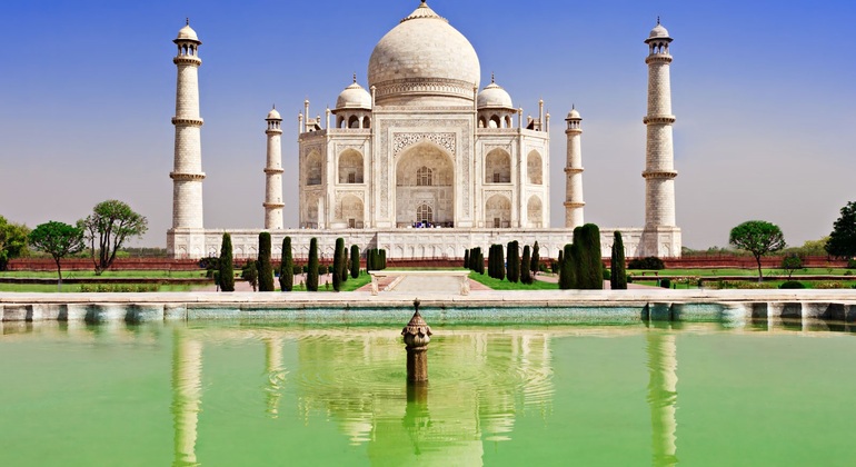 Visite privée d'une journée du Taj Mahal et d'Agra au départ de Delhi en train express Fournie par Tourinza India