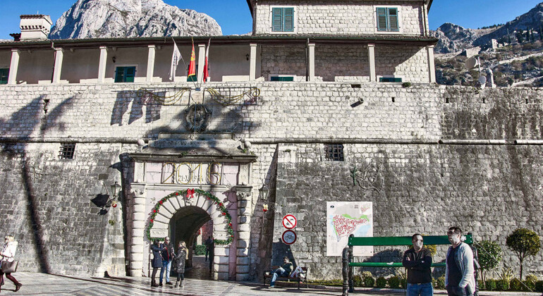 Promenade dans la vieille ville de Kotor