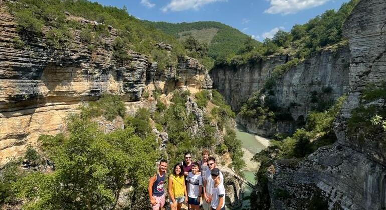 Visita à cascata de Bogova e ao desfiladeiro do rio Osumi Organizado por Spiro Mishaxhiu