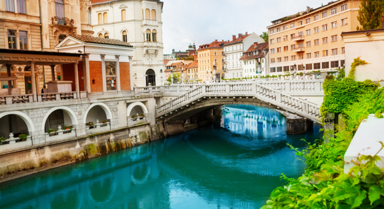 Tour gratuito Lubiana: Il fascino della città vecchia incontra lo stile di vita moderno