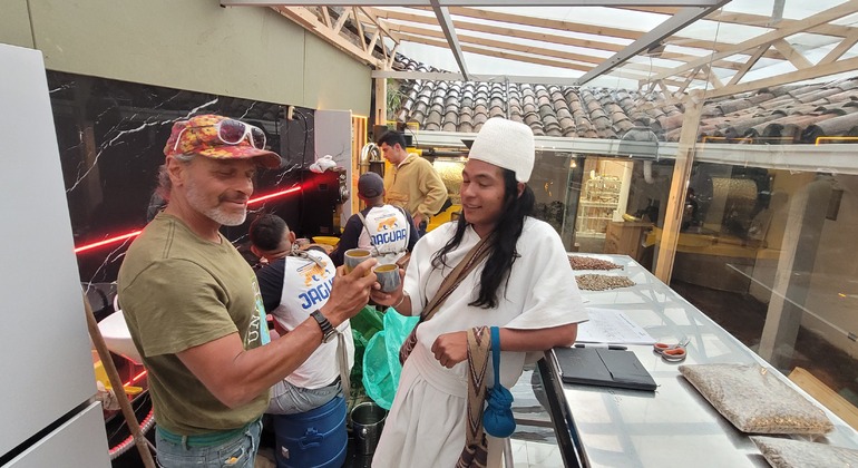 Bogotá: Tour de degustação, torrefação, filtragem e café expresso Organizado por Jaguar Exotic Coffee Corp