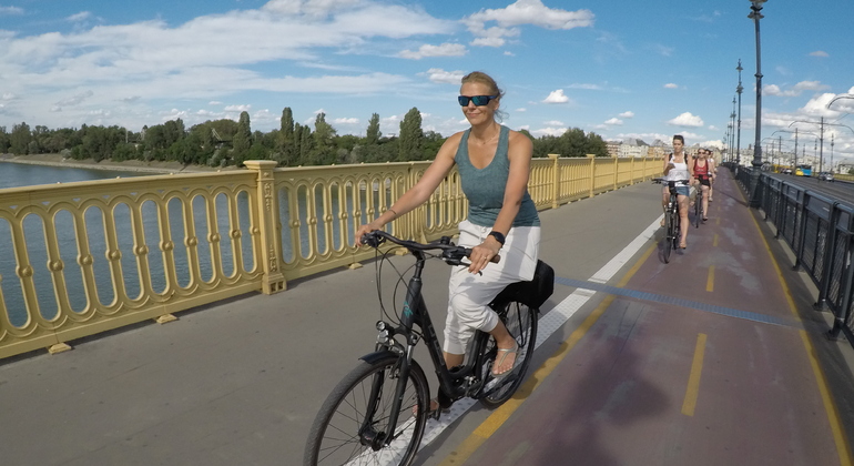 wheels-meals-budapest-bike-tour-with-a-goulash-meal-en-2
