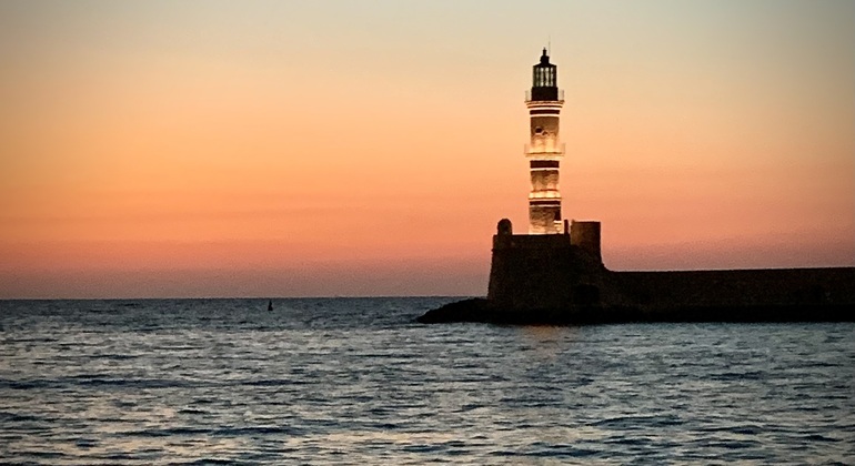 Paseo de medio día por el casco antiguo de Chania Operado por Vangelis