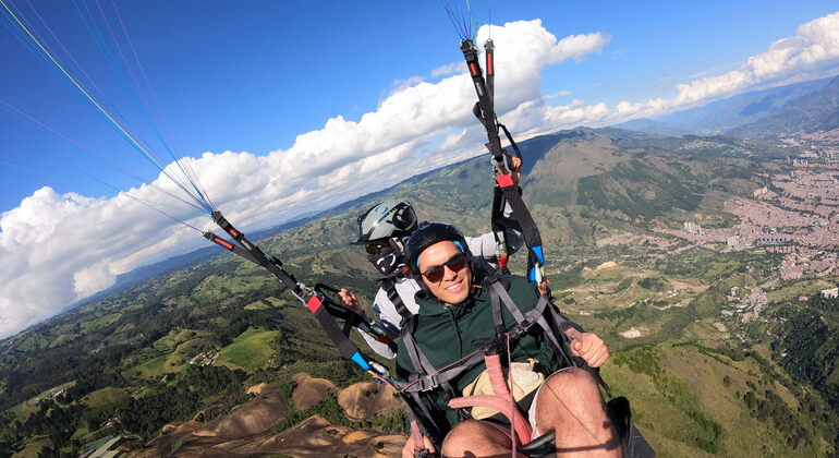 Paragliding in Medellín