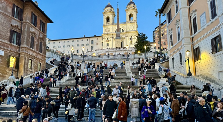 Coucher de soleil à Rome : Une visite nocturne par Walkative Fournie par Walkative Tours