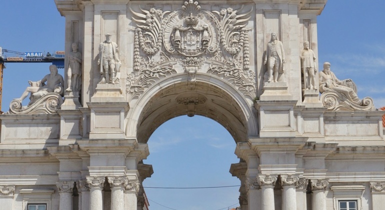 free-tour-lisbon-history-through-the-stories-of-its-heroes-es-7