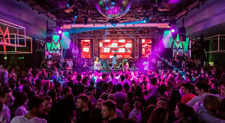 pub-crawl-in-barcelona-en-5