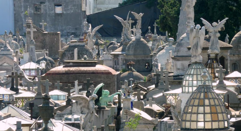 Recoleta Tour, Neighborhood with Parisian Style Argentina — #3