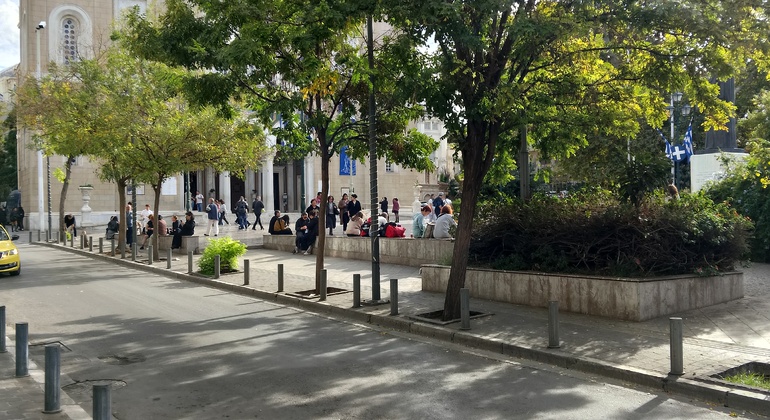 the-statues-tour-of-athens-en-7