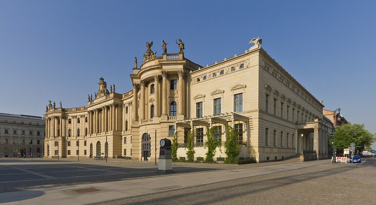 walking-tour-with-a-real-berliner-es-3