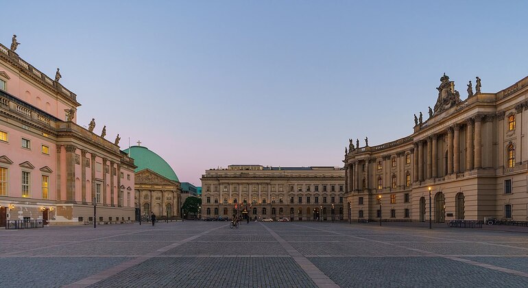 walking-tour-with-a-real-berliner-es-4