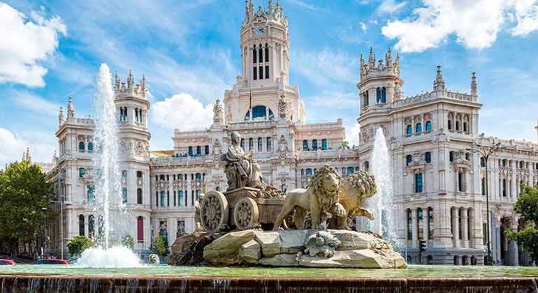 Visite Madrid moderne: Sol, Gran Via, Prado, Puerta del Alcala, Retiro Fournie par ohlalatoursmadrid
