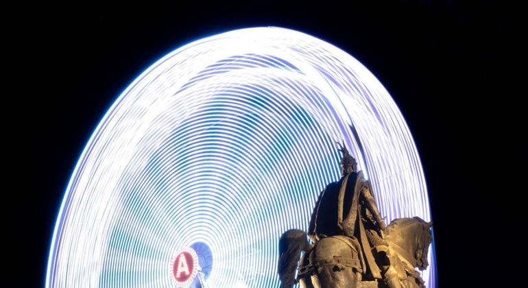 free-walking-tour-around-tirana-en-1