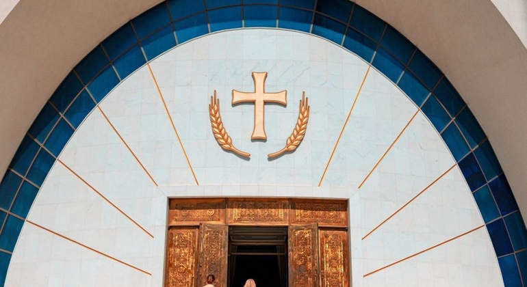 free-walking-tour-around-tirana-en-3