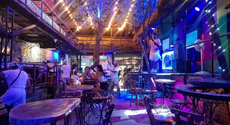 Passeio de barco ao pôr do sol na Baía de Cartagena  Colômbia — #8