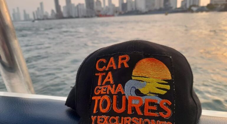 Passeio de barco ao pôr do sol na Baía de Cartagena  Colômbia — #9