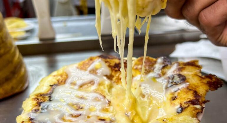 food-tasting-with-a-local-es-3