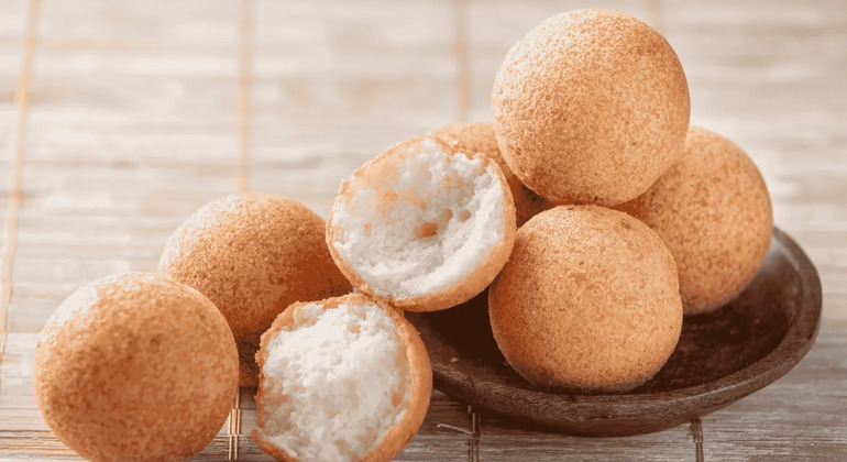 food-tasting-with-a-local-es-15