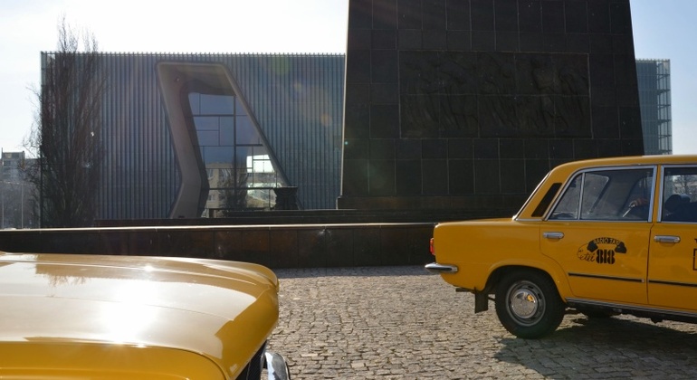Visita privada a la Varsovia judía en Fiat retro