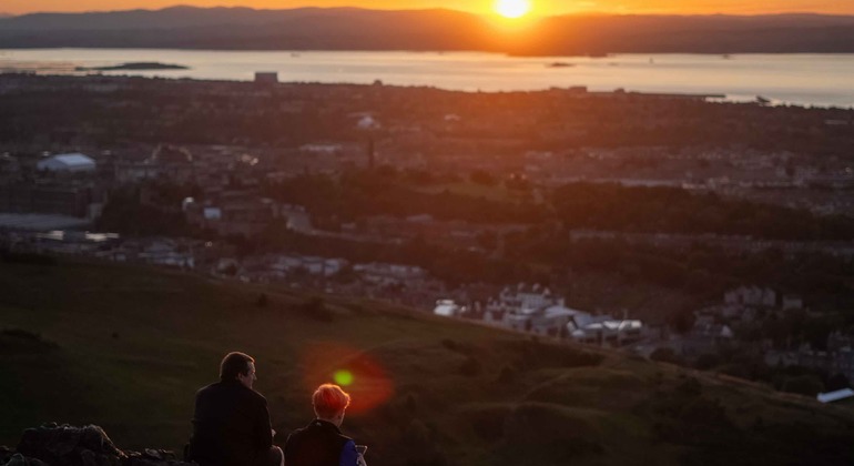 sunset-hike-to-arthurs-seat-edinburgh-es-2