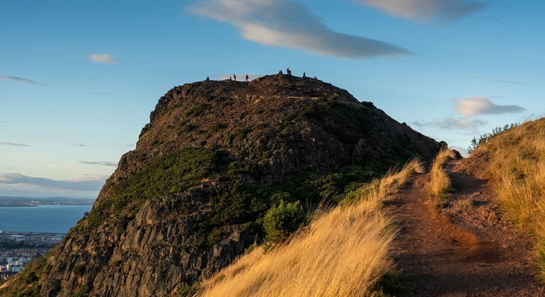 arthurs-seat-hike-with-a-mountain-guide-es-2