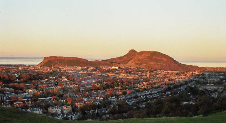 arthurs-seat-hike-with-a-mountain-guide-es-4