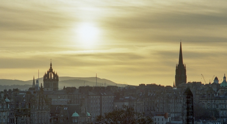 arthurs-seat-hike-with-a-mountain-guide-es-5