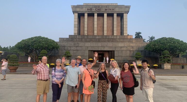 free-half-day-tour-of-hanoi-train-street-es-6