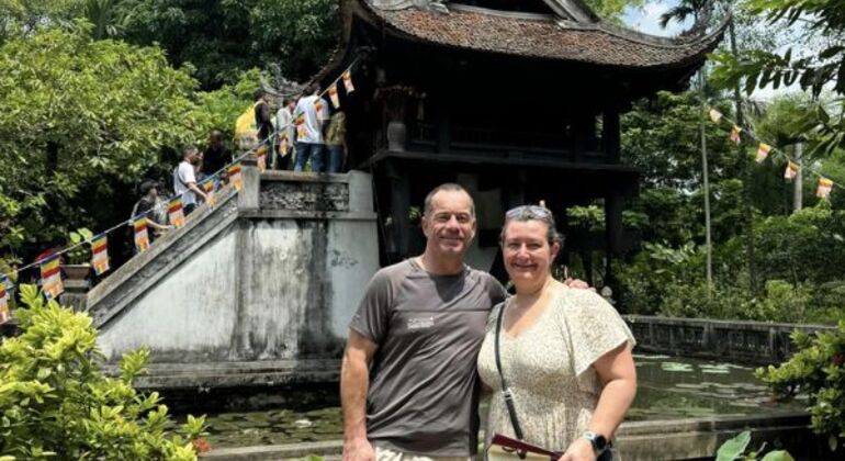 free-half-day-tour-of-hanoi-train-street-es-9