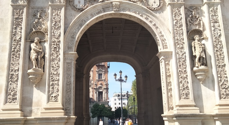 descubre-la-sevilla-monumental-con-un-guia-sevillano-es-9