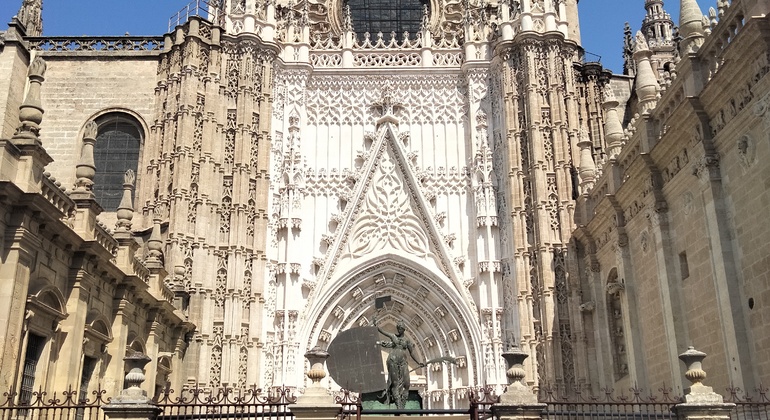 descubre-la-sevilla-monumental-con-un-guia-sevillano-es-11