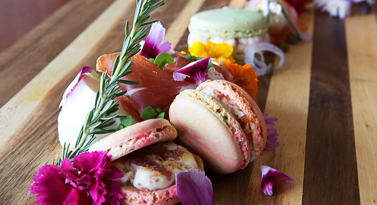 Visite gastronomique : Goûter Paris comme un local Fournie par Foodprint Tours