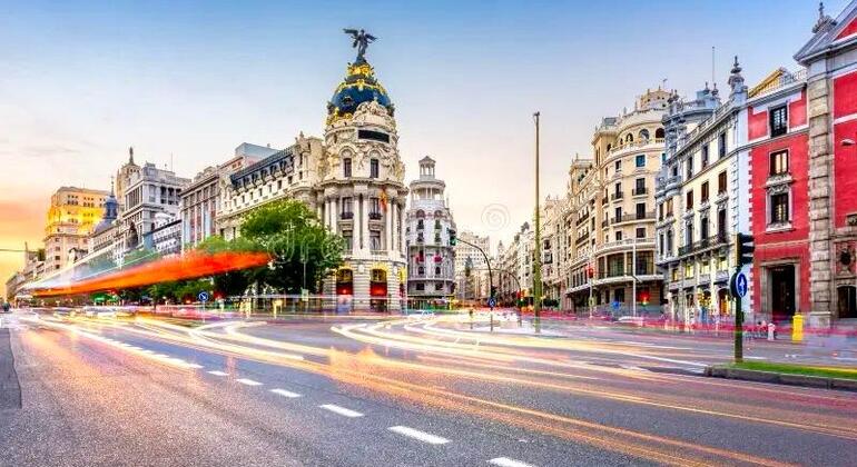Free Tour Madrid Completa: Visita a 50 de los Lugares más Importantes Operado por GuiCan