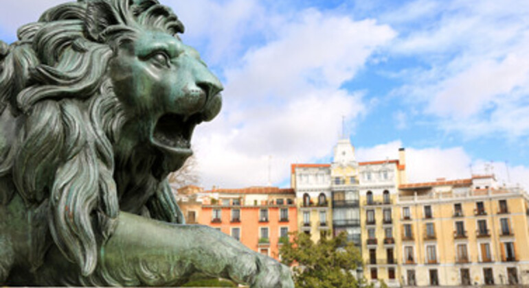 Free Tour Madrid Original: Austrias, Palacio, Catedral, Plaza Mayor. Operado por GuiCan