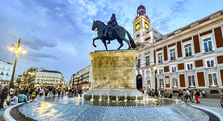 Free Tour Madrid Original: Austrias, Palacio, Catedral, Plaza Mayor.