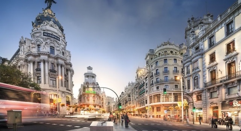 Free Tour Madrid Completa: Visita a 50 de los Lugares más Importantes Operado por GuiCan
