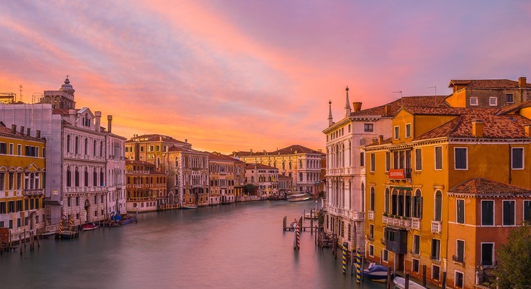 Walking Tour Wonders of Venice, Italy