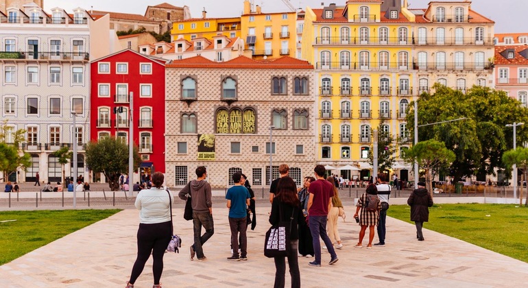 lisbon-by-night-free-walking-tour-es-5