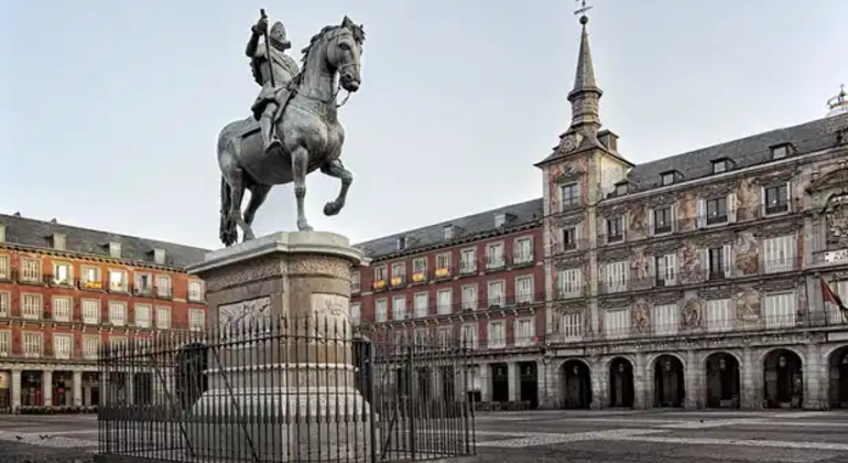 free-walking-tour-discovering-madrid-es-1