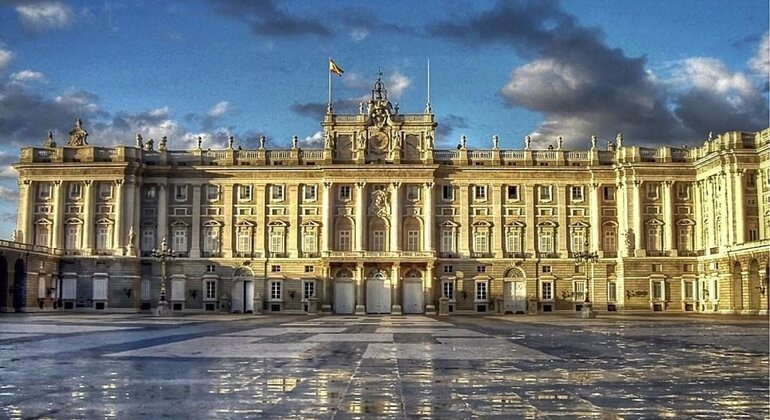 free-walking-tour-discovering-madrid-es-6