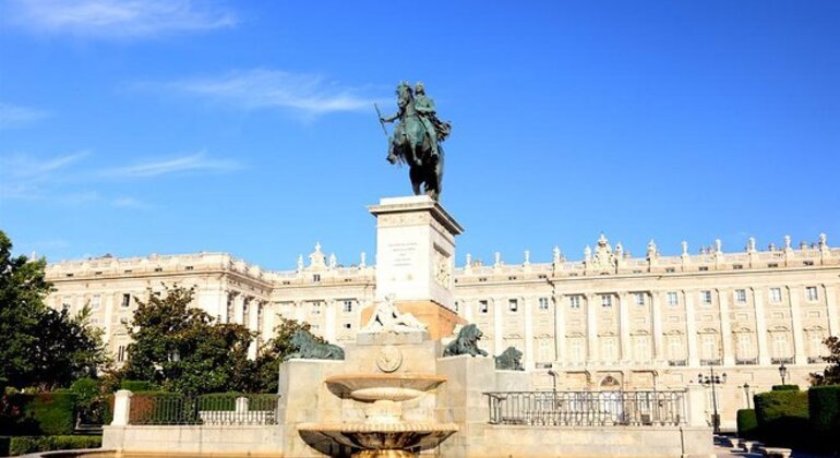 free-walking-tour-discovering-madrid-es-7