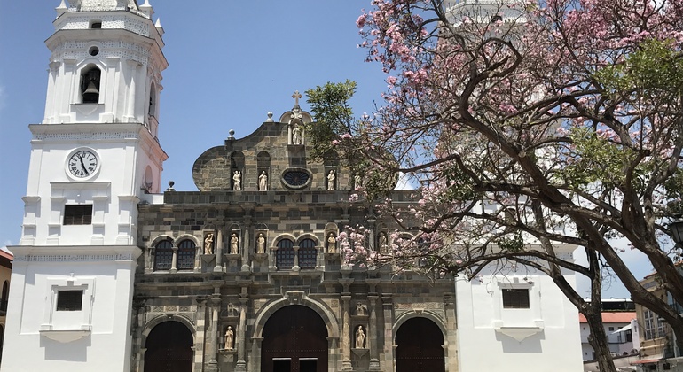 nightlife-history-at-the-colonial-district-es-1