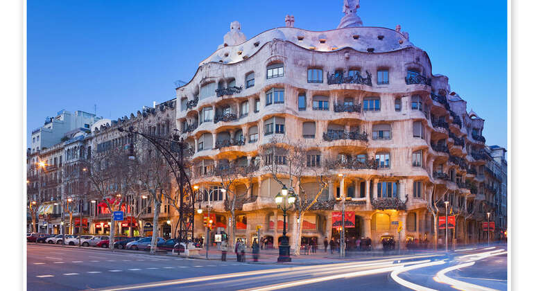 modernismo-catalan-manzana-sagrada-familia-en-1