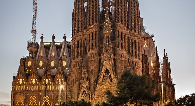 modernismo-catalan-manzana-sagrada-familia-en-2