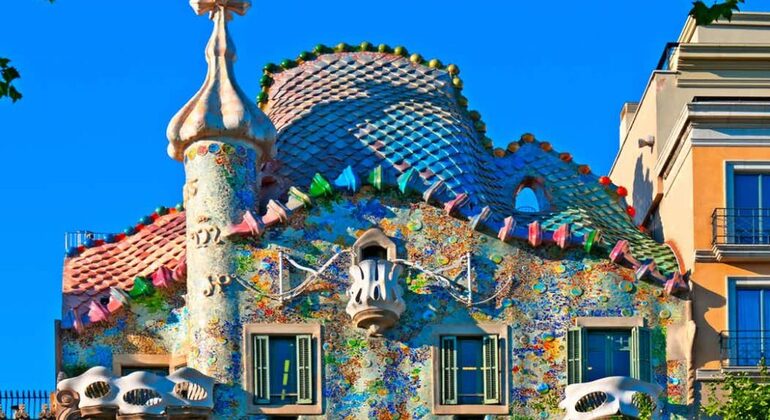 modernismo-catalan-manzana-sagrada-familia-en-4