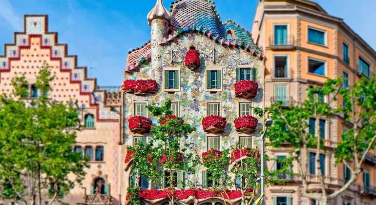 modernismo-catalan-manzana-sagrada-familia-en-6