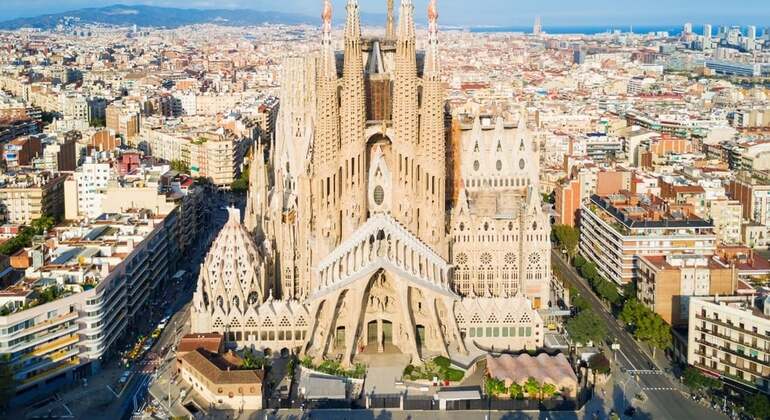 modernismo-catalan-manzana-sagrada-familia-en-9
